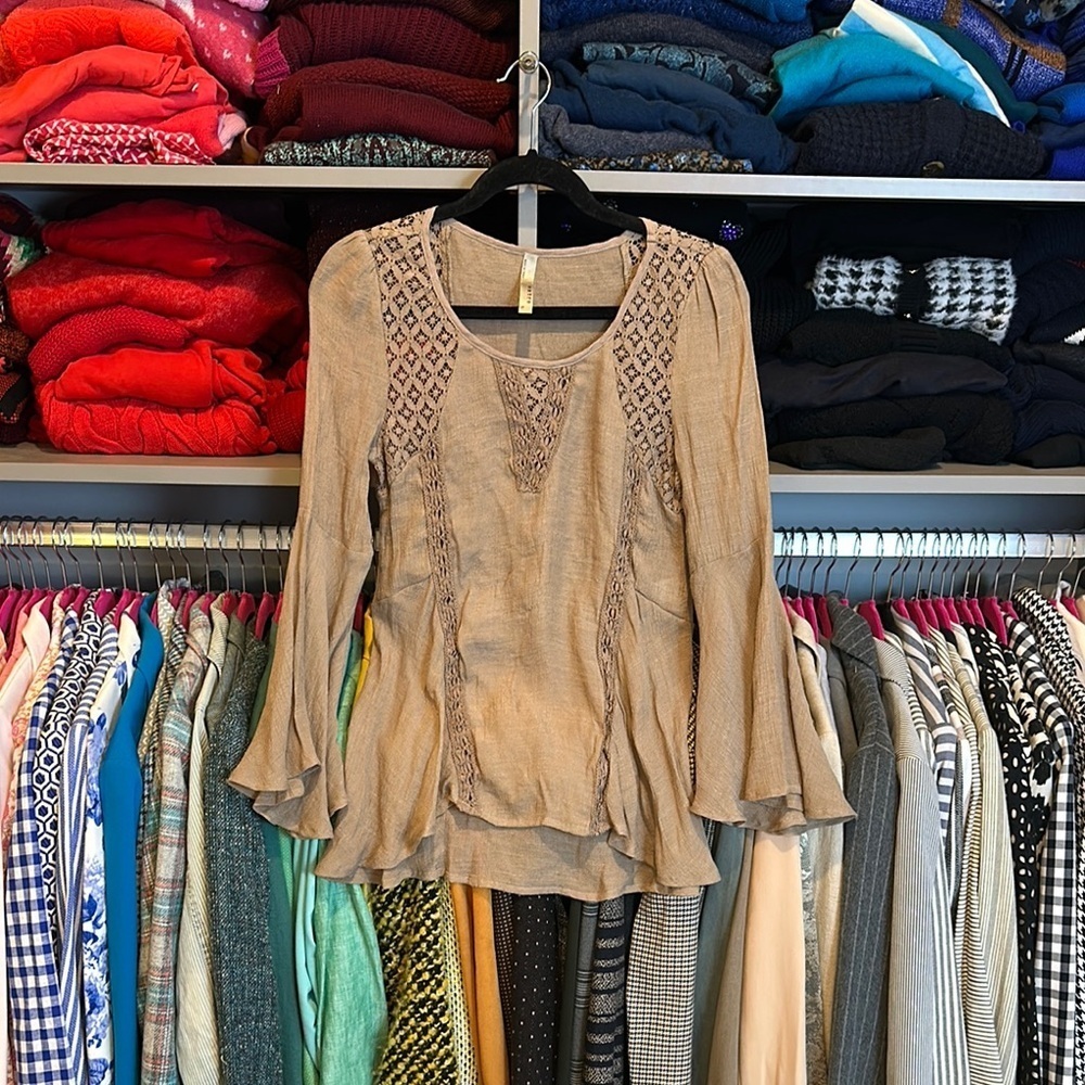 Entro taupe long bell sleeve embroidered scoop neck top size S